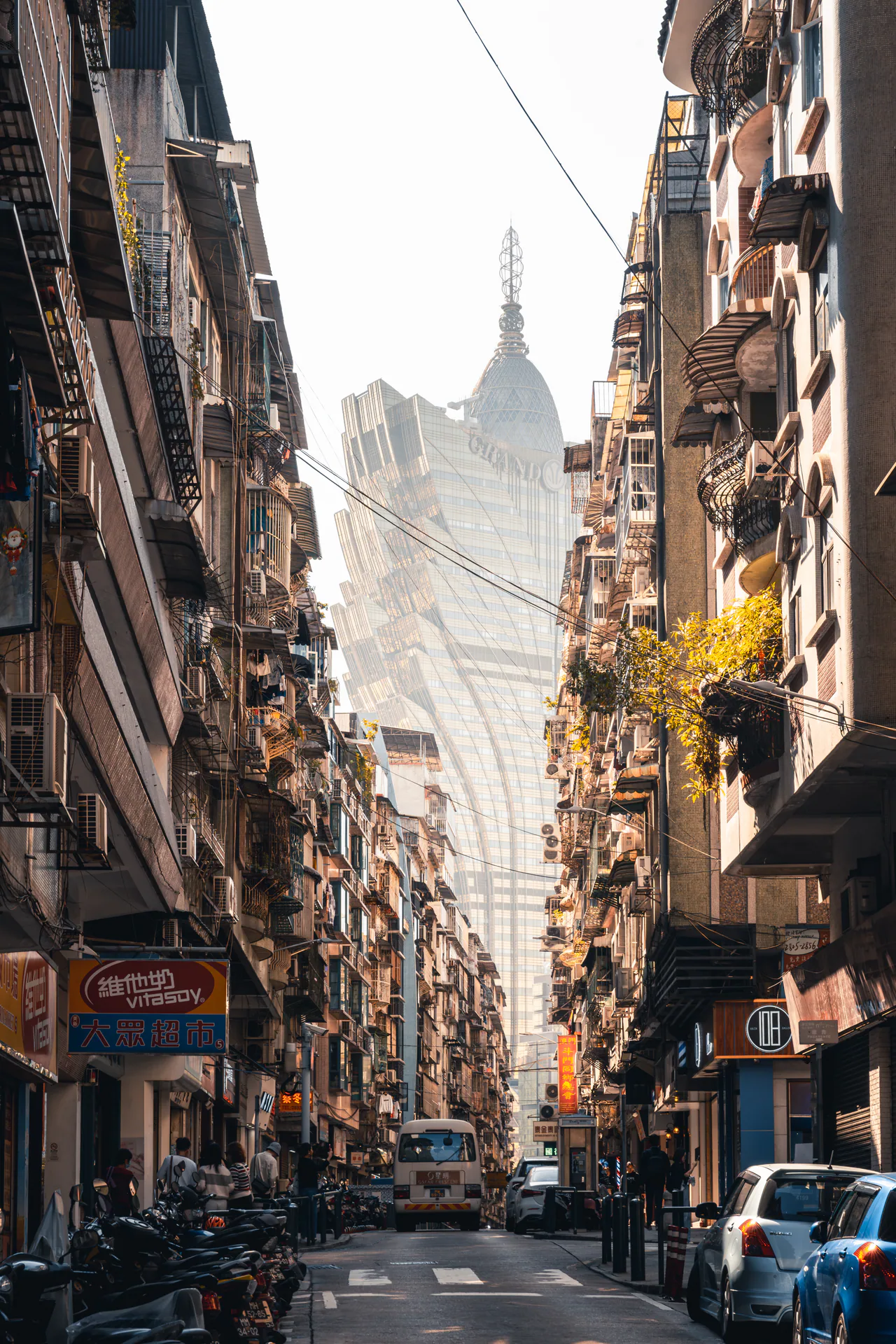 City, C.008